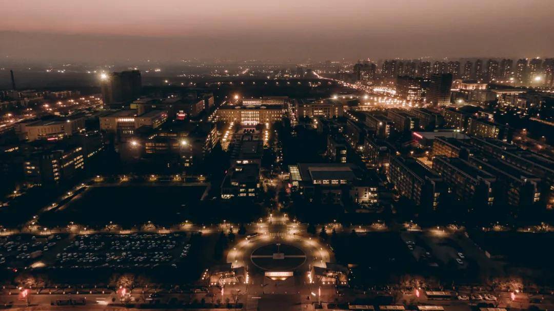 来吧，展示！西安培华学院黑金滤镜大片