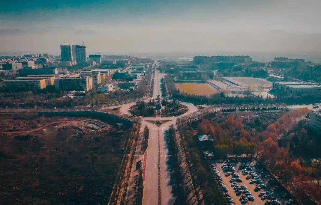 来吧，展示！西安培华学院黑金滤镜大片