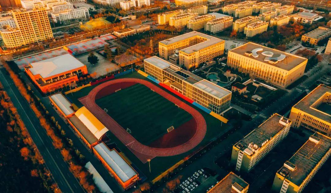 来吧，展示！西安培华学院黑金滤镜大片