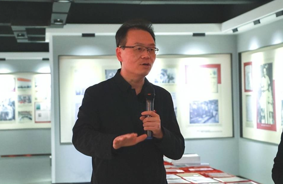 点击图片进入下一页